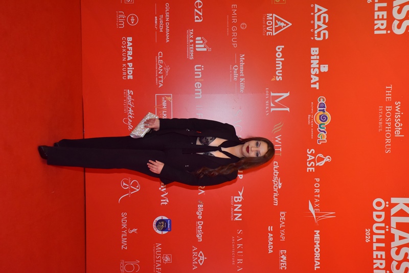 Klass Ödülleri 2026�da  I��lt� Yar��� Ya�and� K�rm�z� Hal� Bir Stil  �ölenine Dönü�tü